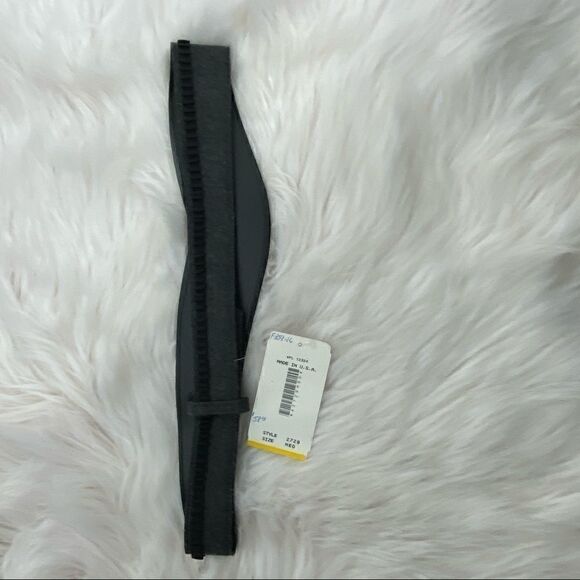 Howard Wolf Gray with Black Embroidery Design Belt - Picture 2 of 4